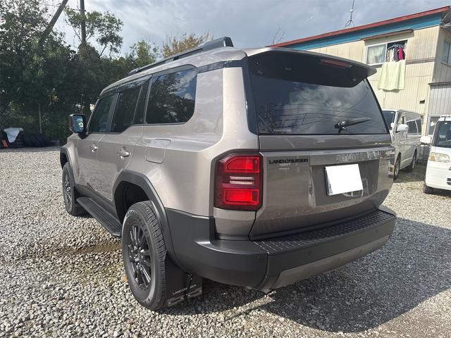 ランドクルーザー250 VX 丸目MOトヨタチームメイト マットフラップ両側ホルダー ドライバーモニターカメラ 緊急操舵支援 フロントクロストラフィックアラート レーンチェンジアシスト LEDヘッドライト サンルーフ ルーフレール(8枚目)