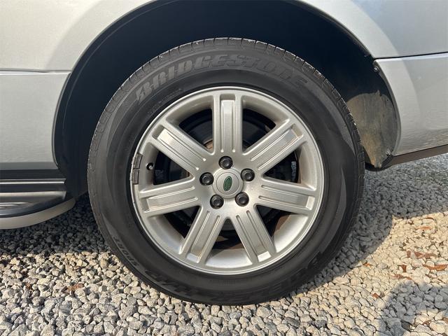 レンジローバー ヴォーグ　４．４Ｌ　Ｖ８エンジンＢＭＷ製　４ＷＤ　走行２８５３０キロ　ネイビーレーザー　ウォルナットインテリア　カンガルーバー　サンルーフ　サイドステップ　エアサス　ＣＤチェンジャー　シートヒーター（11枚目）