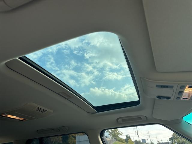 レンジローバー ヴォーグ　４．４Ｌ　Ｖ８エンジンＢＭＷ製　４ＷＤ　走行２８５３０キロ　ネイビーレーザー　ウォルナットインテリア　カンガルーバー　サンルーフ　サイドステップ　エアサス　ＣＤチェンジャー　シートヒーター（29枚目）