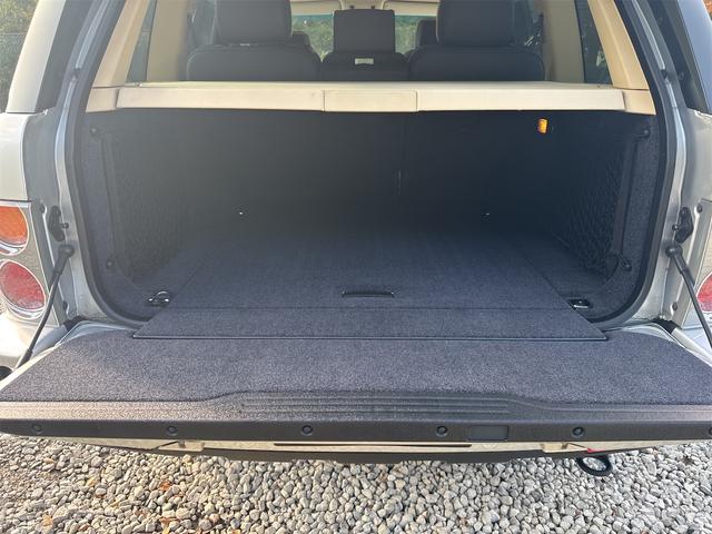 レンジローバー ヴォーグ　４．４Ｌ　Ｖ８エンジンＢＭＷ製　４ＷＤ　走行２８５３０キロ　ネイビーレーザー　ウォルナットインテリア　カンガルーバー　サンルーフ　サイドステップ　エアサス　ＣＤチェンジャー　シートヒーター（31枚目）