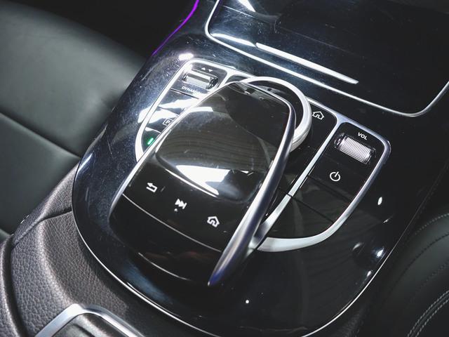 Ｅクラス Ｅ２００　アバンギャルド　ＡＭＧライン　エクスクルーシブパッケージ　Ｂｌｕｅｔｏｏｔｈ接続　ＥＴＣ　ＬＥＤヘッドライト　ＴＶ　アイドリングストップ　クルーズコントロール　コネクテッド機能　サイドカメラ　サンルーフ・ガラスルーフ（19枚目）