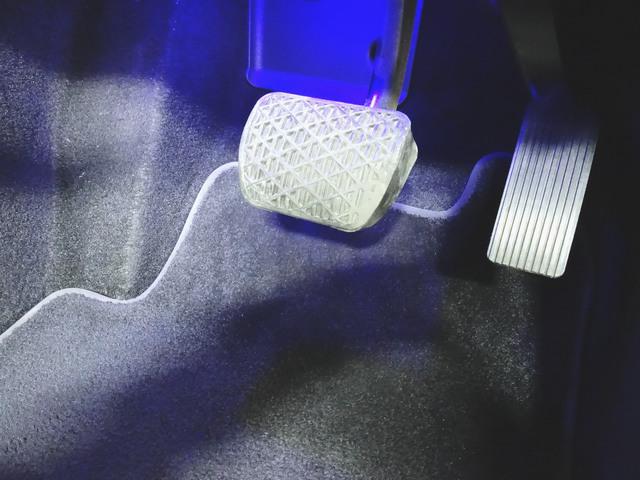 Bクラス B180 レザーエクスクルーシブパッケージ Bluetooth接続 ETC LEDヘッドライト TV アイドリングストップ クルーズコントロール コネクテッド機能 サンルーフ・ガラスルーフ シートヒーター(9枚目)