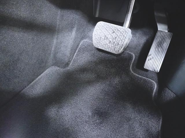 Ｂクラス Ｂ１８０　レーダーセーフティーパッケージ　Ｂｌｕｅｔｏｏｔｈ接続　ＣＤ　ＤＶＤ再生　ＥＴＣ　ＬＥＤヘッドライト　ＴＶ　アイドリングストップ　クルーズコントロール　シートヒーター　トランクスルー　ナビ（9枚目）