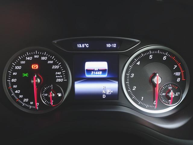 Ｂクラス Ｂ１８０　レーダーセーフティーパッケージ　Ｂｌｕｅｔｏｏｔｈ接続　ＣＤ　ＤＶＤ再生　ＥＴＣ　ＬＥＤヘッドライト　ＴＶ　アイドリングストップ　クルーズコントロール　シートヒーター　トランクスルー　ナビ（14枚目）