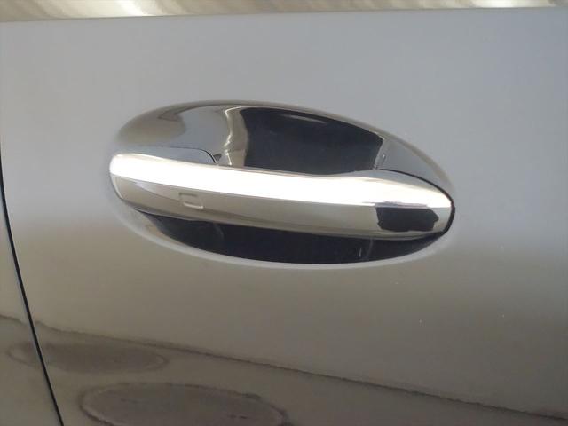 Ｃクラス Ｃ２２０　ｄ　アバンギャルド　ＡＭＧライン　レザーエクスクルーシブパッケージ　ベーシックパッケージ　Ｂｌｕｅｔｏｏｔｈ接続　ＥＴＣ　ＬＥＤヘッドライト　ＴＶ　アイドリングストップ　クルーズコントロール　コネクテッド機能　サイドカメラ（27枚目）