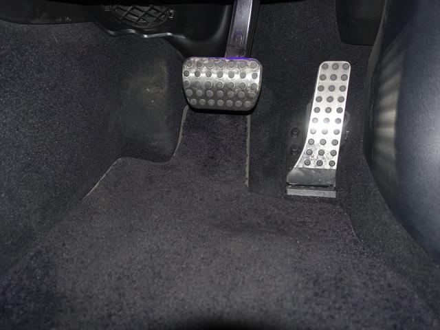 Ｃクラス Ｃ２２０　ｄ　アバンギャルド　ＡＭＧライン　レザーエクスクルーシブパッケージ　ベーシックパッケージ　Ｂｌｕｅｔｏｏｔｈ接続　ＥＴＣ　ＬＥＤヘッドライト　ＴＶ　アイドリングストップ　クルーズコントロール　コネクテッド機能　サイドカメラ（28枚目）