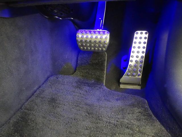 Ｃクラスステーションワゴン Ｃ４３　４ＭＡＴＩＣ　ステーションワゴン　Ｂｌｕｅｔｏｏｔｈ接続　ＥＴＣ　ＬＥＤヘッドライト　ＴＶ　アイドリングストップ　クルーズコントロール　コネクテッド機能　サイドカメラ　サンルーフ・ガラスルーフ　シートエアコン　シートヒーター（29枚目）