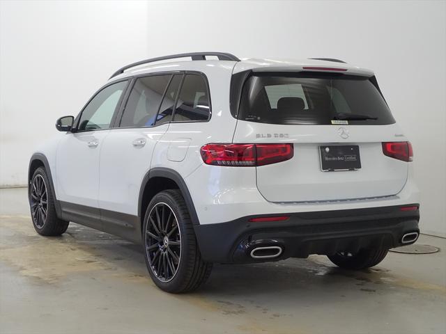 GLB GLB250 4MATIC スポーツ 3列シート Bluetooth接続 ETC LEDヘッドライト TV アイドリングストップ クルーズコントロール コネクテッド機能 サイドカメラ シートヒーター トランクスルー ナビ バックモニター(4枚目)