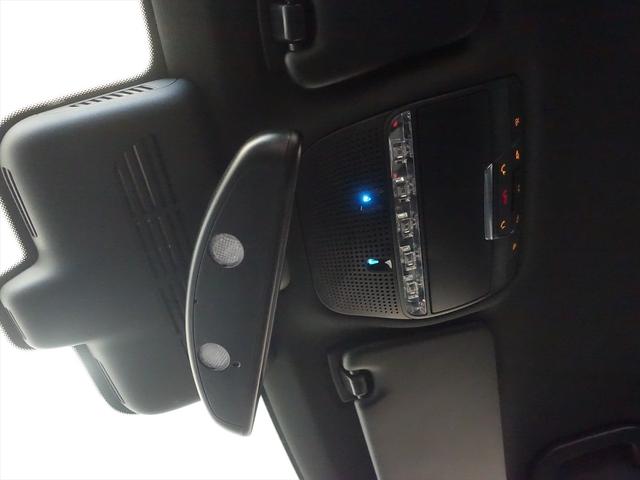 Cクラス C180 ローレウスエディション レーダーセーフティパッケージ Bluetooth接続 CD DVD再生 ETC LEDヘッドライト TV アイドリングストップ クルーズコントロール コネクテッド機能 シートヒーター トランクスルー(20枚目)