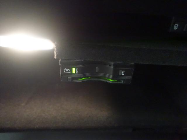 Cクラス C180 ローレウスエディション レーダーセーフティパッケージ Bluetooth接続 CD DVD再生 ETC LEDヘッドライト TV アイドリングストップ クルーズコントロール コネクテッド機能 シートヒーター トランクスルー(21枚目)