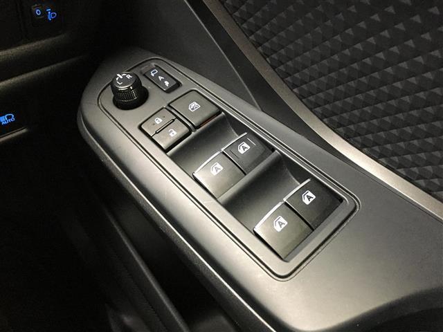 S ワンオーナー 純正SDナビ フルセグTV Bluetooth ビルトインETC 電動パーキング 社外前方ドライブレコーダー トヨタセーフティセンス レーンキープアシスト オートハイビーム Bカメラ(17枚目)