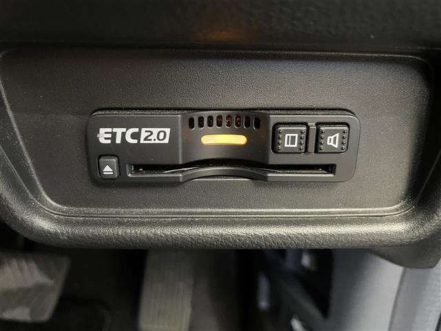 アブソルート　純正ＳＤナビ　純正ビルトインＥＴＣ２．０　純正前後ドライブレコーダー　運転席パワーシート　全方位カメラ　レーダークルーズコントロール　両側パワースライドドア　前後コーナーセンサー　スペアキー(6枚目)