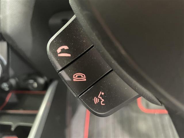 スイフト ＲＳ　ディスプレイオーディオ　Ｂｌｕｅｔｏｏｔｈ　バックカメラ　スズキセーフティサポート　デュアルセンサーブレーキサポート　レーダークルーズコントロール　ＥＴＣ　シートヒーター　ドライブレコーダー（9枚目）