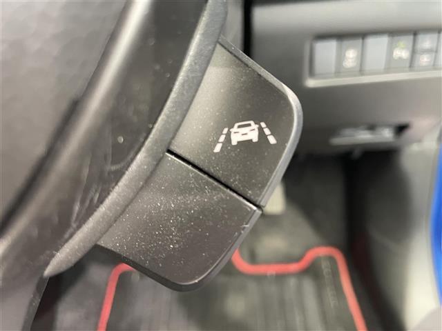 スイフト ＲＳ　ディスプレイオーディオ　Ｂｌｕｅｔｏｏｔｈ　バックカメラ　スズキセーフティサポート　デュアルセンサーブレーキサポート　レーダークルーズコントロール　ＥＴＣ　シートヒーター　ドライブレコーダー（10枚目）