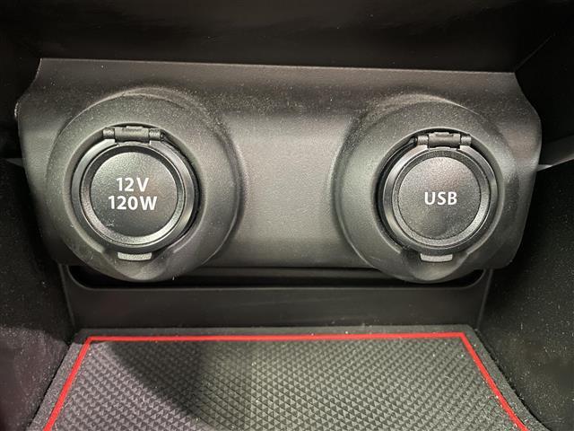 スイフト ＲＳ　ディスプレイオーディオ　Ｂｌｕｅｔｏｏｔｈ　バックカメラ　スズキセーフティサポート　デュアルセンサーブレーキサポート　レーダークルーズコントロール　ＥＴＣ　シートヒーター　ドライブレコーダー（18枚目）
