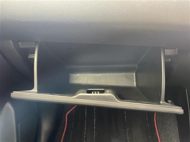 スイフト ＲＳ　ディスプレイオーディオ　Ｂｌｕｅｔｏｏｔｈ　バックカメラ　スズキセーフティサポート　デュアルセンサーブレーキサポート　レーダークルーズコントロール　ＥＴＣ　シートヒーター　ドライブレコーダー（21枚目）