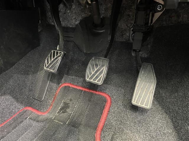 スイフト ＲＳ　ディスプレイオーディオ　Ｂｌｕｅｔｏｏｔｈ　バックカメラ　スズキセーフティサポート　デュアルセンサーブレーキサポート　レーダークルーズコントロール　ＥＴＣ　シートヒーター　ドライブレコーダー（22枚目）