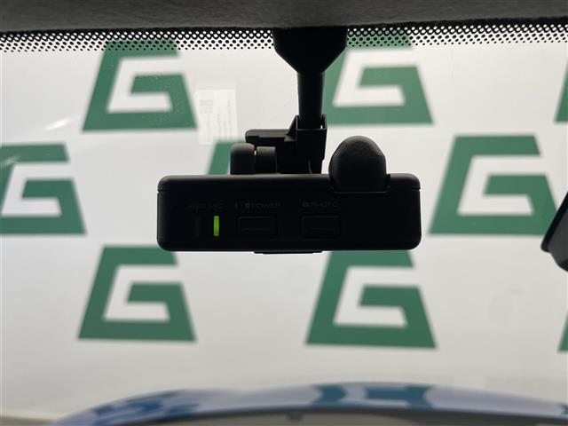 スイフト ＲＳ　ディスプレイオーディオ　Ｂｌｕｅｔｏｏｔｈ　バックカメラ　スズキセーフティサポート　デュアルセンサーブレーキサポート　レーダークルーズコントロール　ＥＴＣ　シートヒーター　ドライブレコーダー（24枚目）