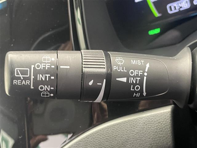 シャトル ハイブリッドZ ホンダセンシング 禁煙車 ホンダセンシング 純正8インチナビ バックカメラ クルーズコントロール 純正フロアマット 前席シートヒーター LEDヘッドライト オートライト 革巻きステアリング ETC 純正アルミホイール(7枚目)