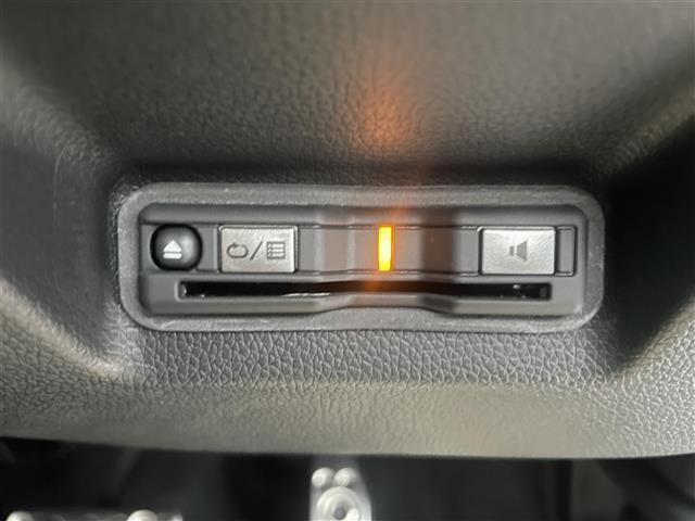 シャトル ハイブリッドZ ホンダセンシング 禁煙車 ホンダセンシング 純正8インチナビ バックカメラ クルーズコントロール 純正フロアマット 前席シートヒーター LEDヘッドライト オートライト 革巻きステアリング ETC 純正アルミホイール(16枚目)