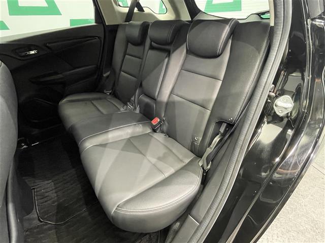 シャトル ハイブリッドZ ホンダセンシング 禁煙車 ホンダセンシング 純正8インチナビ バックカメラ クルーズコントロール 純正フロアマット 前席シートヒーター LEDヘッドライト オートライト 革巻きステアリング ETC 純正アルミホイール(25枚目)