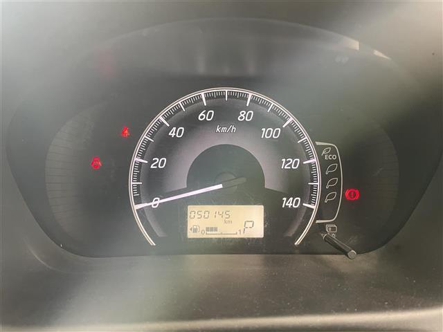 デイズ J ワンオーナー 禁煙車 オーディオ 衝突被害軽減 横滑り防止機能 電格ミラー 純正フロアマット ステアリングリモコン ドアバイザー ヘッドライトレベライザー ベンチシート CD AM FM リモコンキー(6枚目)