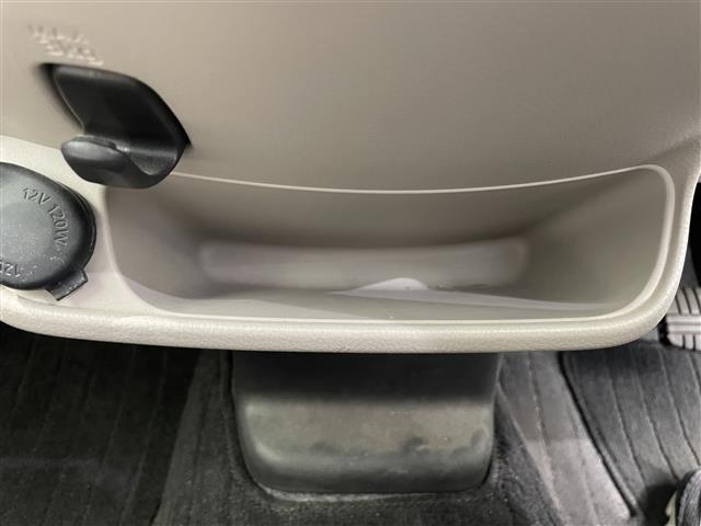 デイズ J ワンオーナー 禁煙車 オーディオ 衝突被害軽減 横滑り防止機能 電格ミラー 純正フロアマット ステアリングリモコン ドアバイザー ヘッドライトレベライザー ベンチシート CD AM FM リモコンキー(17枚目)