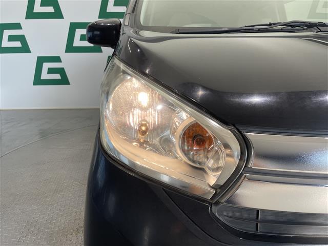 デイズ J ワンオーナー 禁煙車 オーディオ 衝突被害軽減 横滑り防止機能 電格ミラー 純正フロアマット ステアリングリモコン ドアバイザー ヘッドライトレベライザー ベンチシート CD AM FM リモコンキー(33枚目)