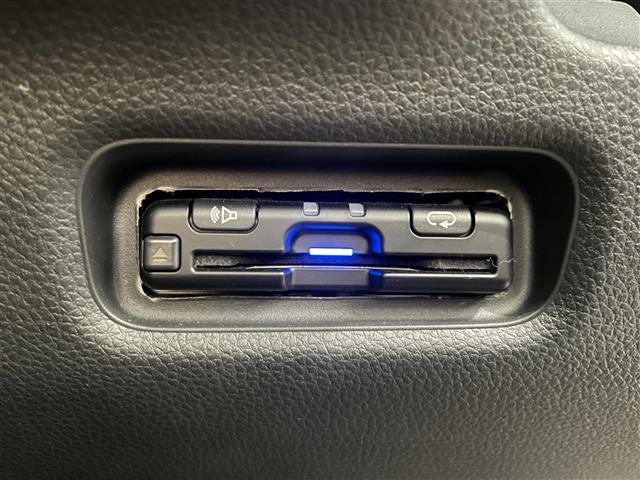 フリード クロスター 禁煙車 ホンダセンシング 両側パワースライドドア 純正9インチナビ Bluetooth AndroidAuto AppleCarPlay バックカメラ 前後ドライブレコーダー ETC LEDライト(17枚目)