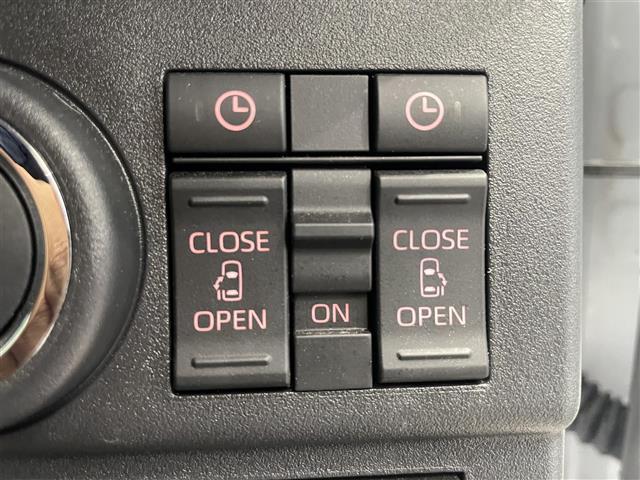 アトレー ＲＳ　禁煙車　６．８インチディスプレイオーディオ　両側パワースライドドア　４ＷＤ　前後コーナーセンサー　スマートアシスト　バックカメラ　ＬＥＤオートライト　ＥＴＣ　純正フロアマット　オートマチックハイビーム（2枚目）