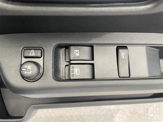 アトレー ＲＳ　禁煙車　６．８インチディスプレイオーディオ　両側パワースライドドア　４ＷＤ　前後コーナーセンサー　スマートアシスト　バックカメラ　ＬＥＤオートライト　ＥＴＣ　純正フロアマット　オートマチックハイビーム（11枚目）