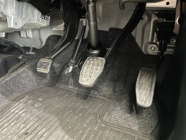 アトレー ＲＳ　禁煙車　６．８インチディスプレイオーディオ　両側パワースライドドア　４ＷＤ　前後コーナーセンサー　スマートアシスト　バックカメラ　ＬＥＤオートライト　ＥＴＣ　純正フロアマット　オートマチックハイビーム（21枚目）