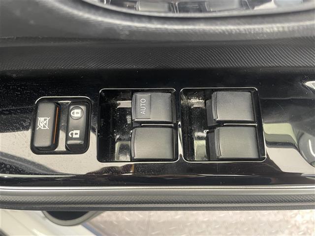 アクア Ｘ－アーバン　ソリッド　禁煙車　純正ナビ・Ｂｌｕｅｔｏｏｔｈ・ワンセグＴＶ　トヨタセーフティセンスＣ・プリクラッシュセーフティー・レーンディパーチャーアラート・オートマチックハイビーム　バックカメラ　ＥＴＣ　ルーフレール（11枚目）