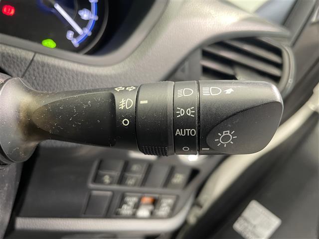 ノア ハイブリッドＳｉ　ダブルバイビー　禁煙車　トヨタセーフティセンスＣ　純正後席モニター　モデリスタエアロ　純正９インチナビ　Ｂｌｕｅｔｏｏｔｈ　フルセグＴＶ　ＥＴＣ　全席オートパワーウィンドウ　両側パワースライドドア　純正フロアマット（9枚目）