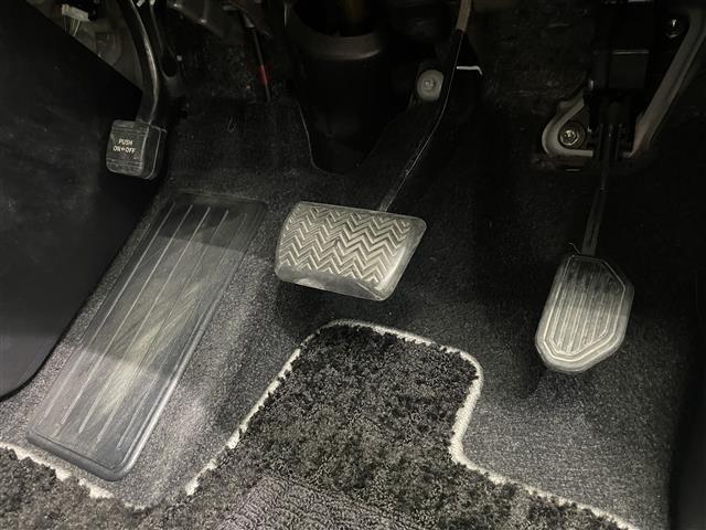 ノア ハイブリッドＳｉ　ダブルバイビー　禁煙車　トヨタセーフティセンスＣ　純正後席モニター　モデリスタエアロ　純正９インチナビ　Ｂｌｕｅｔｏｏｔｈ　フルセグＴＶ　ＥＴＣ　全席オートパワーウィンドウ　両側パワースライドドア　純正フロアマット（23枚目）