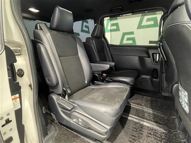 ノア ハイブリッドＳｉ　ダブルバイビー　禁煙車　トヨタセーフティセンスＣ　純正後席モニター　モデリスタエアロ　純正９インチナビ　Ｂｌｕｅｔｏｏｔｈ　フルセグＴＶ　ＥＴＣ　全席オートパワーウィンドウ　両側パワースライドドア　純正フロアマット（26枚目）