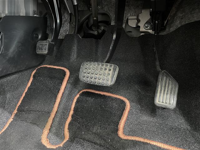 パッソ モーダ　チャーム　禁煙車　純正ディーラーオプションナビ　全周囲カメラ　前後ドライブレコーダー　ＥＴＣ　スマートアシストＩＩＩ　前後コーナーセンサー　ＬＥＤヘッドライト　オートマチックハイビーム　純正フロアマット（21枚目）