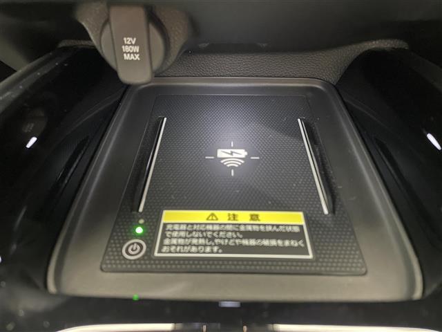 ヴェゼル ｅ：ＨＥＶ　Ｚ　Ｈｏｎｄａ　ＣＯＮＮＥＣＴディスプレー　ホンダセンシング　ワイヤレス充電器　バックカメラ　ブラインドスポットモニター　アダプティブドライビングビーム　後退出庫サポート　パワーテールゲート（3枚目）