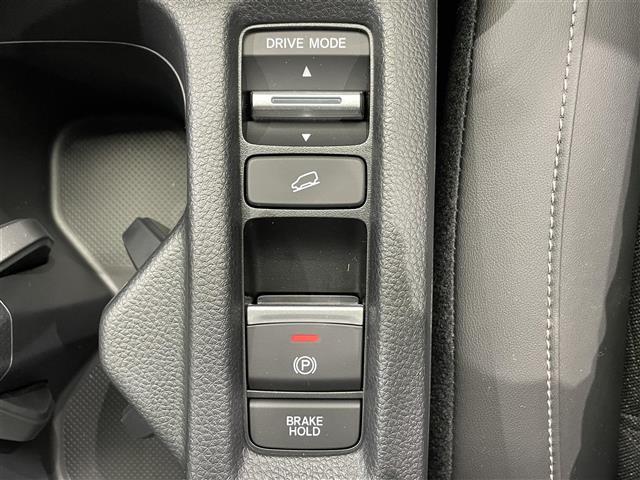 ヴェゼル ｅ：ＨＥＶ　Ｚ　Ｈｏｎｄａ　ＣＯＮＮＥＣＴディスプレー　ホンダセンシング　ワイヤレス充電器　バックカメラ　ブラインドスポットモニター　アダプティブドライビングビーム　後退出庫サポート　パワーテールゲート（4枚目）