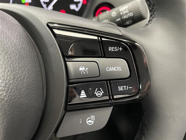 ヴェゼル ｅ：ＨＥＶ　Ｚ　Ｈｏｎｄａ　ＣＯＮＮＥＣＴディスプレー　ホンダセンシング　ワイヤレス充電器　バックカメラ　ブラインドスポットモニター　アダプティブドライビングビーム　後退出庫サポート　パワーテールゲート（8枚目）