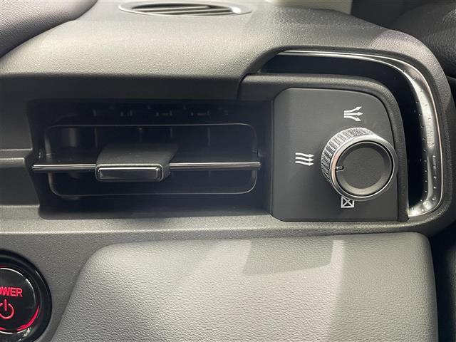 ヴェゼル ｅ：ＨＥＶ　Ｚ　Ｈｏｎｄａ　ＣＯＮＮＥＣＴディスプレー　ホンダセンシング　ワイヤレス充電器　バックカメラ　ブラインドスポットモニター　アダプティブドライビングビーム　後退出庫サポート　パワーテールゲート（15枚目）