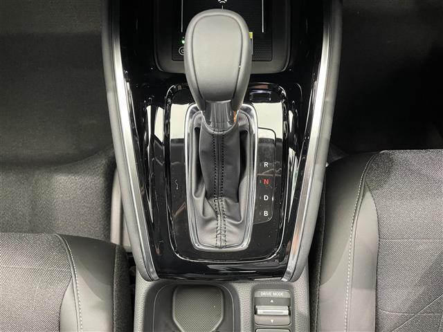 ヴェゼル ｅ：ＨＥＶ　Ｚ　Ｈｏｎｄａ　ＣＯＮＮＥＣＴディスプレー　ホンダセンシング　ワイヤレス充電器　バックカメラ　ブラインドスポットモニター　アダプティブドライビングビーム　後退出庫サポート　パワーテールゲート（17枚目）