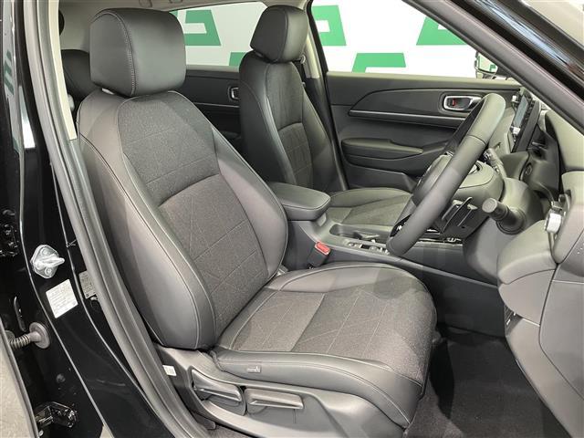 ヴェゼル ｅ：ＨＥＶ　Ｚ　Ｈｏｎｄａ　ＣＯＮＮＥＣＴディスプレー　ホンダセンシング　ワイヤレス充電器　バックカメラ　ブラインドスポットモニター　アダプティブドライビングビーム　後退出庫サポート　パワーテールゲート（23枚目）