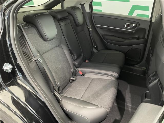 ヴェゼル ｅ：ＨＥＶ　Ｚ　Ｈｏｎｄａ　ＣＯＮＮＥＣＴディスプレー　ホンダセンシング　ワイヤレス充電器　バックカメラ　ブラインドスポットモニター　アダプティブドライビングビーム　後退出庫サポート　パワーテールゲート（25枚目）