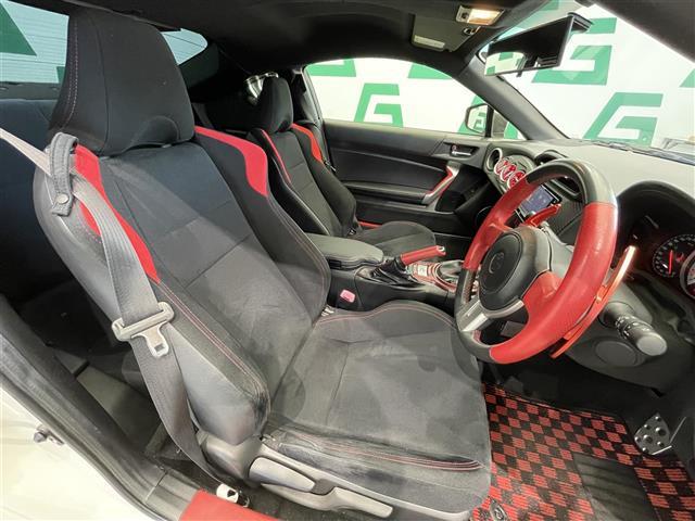 ８６ ＧＴ　禁煙　ＴＲＤエアロ　ＴＲＤマフラー　ＲＡＹＳ鍛造ホイール　ＢＲＩＴＺタワーバー　ＢＲＩＴＺレーシングラジエータキャップ　ＢＲＩＴＺエアクリーナー　ＡＯＯＡブレーキキャリパー　ナビ　バックカメラ　ＬＥＤ（21枚目）