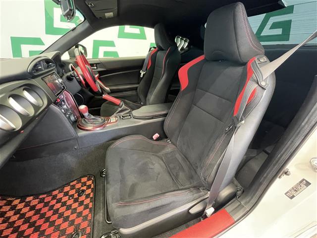 ８６ ＧＴ　禁煙　ＴＲＤエアロ　ＴＲＤマフラー　ＲＡＹＳ鍛造ホイール　ＢＲＩＴＺタワーバー　ＢＲＩＴＺレーシングラジエータキャップ　ＢＲＩＴＺエアクリーナー　ＡＯＯＡブレーキキャリパー　ナビ　バックカメラ　ＬＥＤ（22枚目）