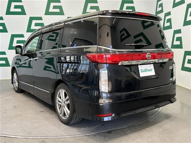 エルグランド 250ハイウェイスター 禁煙車 純正ナビ 全方位カメラ フリップダウンモニター オットマン ロール式サンシェード カーテンエアバッグ ビルトインETC 純正アルミホイール 純正ドアバイザー 社外フロアマット スマートキー(43枚目)