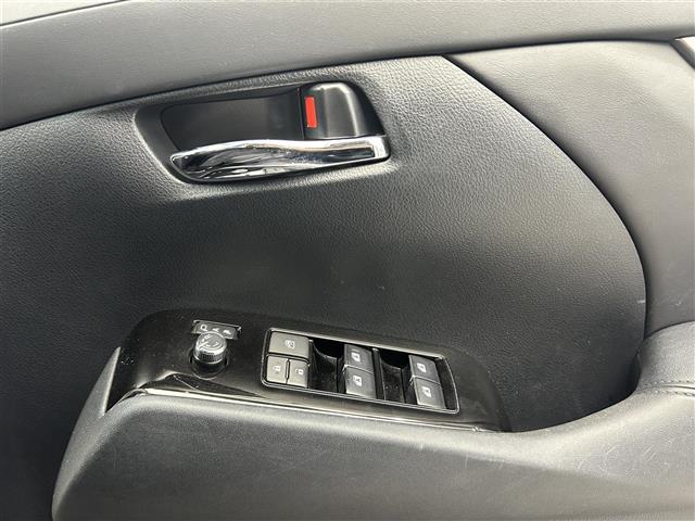 アルファード ２．５Ｓ　純正ナビ　バックカメラ　フリップダウンモニター　トヨタセーフティセンス・プリクラッシュセーフティー・レーントレーシングアシスト・レーダークルーズコントロール・ロードサインアシスト　ＬＥＤヘッドライト（15枚目）