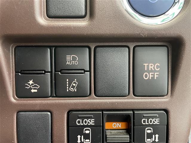 エスクァイア ハイブリッドGi 禁煙車 純正SDナビ Bluetooth フルセグTV バックモニター トヨタセーフティセンス 両側パワースライドドア 純正前後ドライブレコーダー ビルトインETC 前席シートヒーター(12枚目)