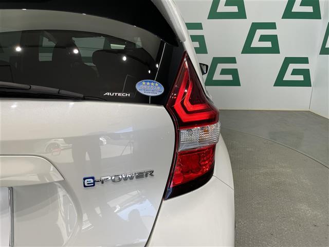 ノート e-パワーニスモ ナビ ワンセグ 全方位カメラ デジタルインナーミラー 衝突軽減ブレーキ 横滑り防止 本革巻きステアリング 前後ドライブレコーダー ETC 純正アルミホイール フロアマット 電動格納ミラー LEDヘッド(38枚目)